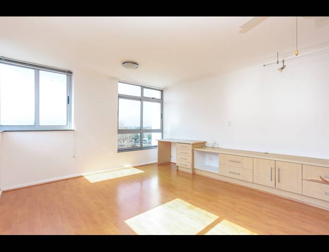 0.5 BEDROOM APARTMENT SOLD IN CLAREMONT UPPER